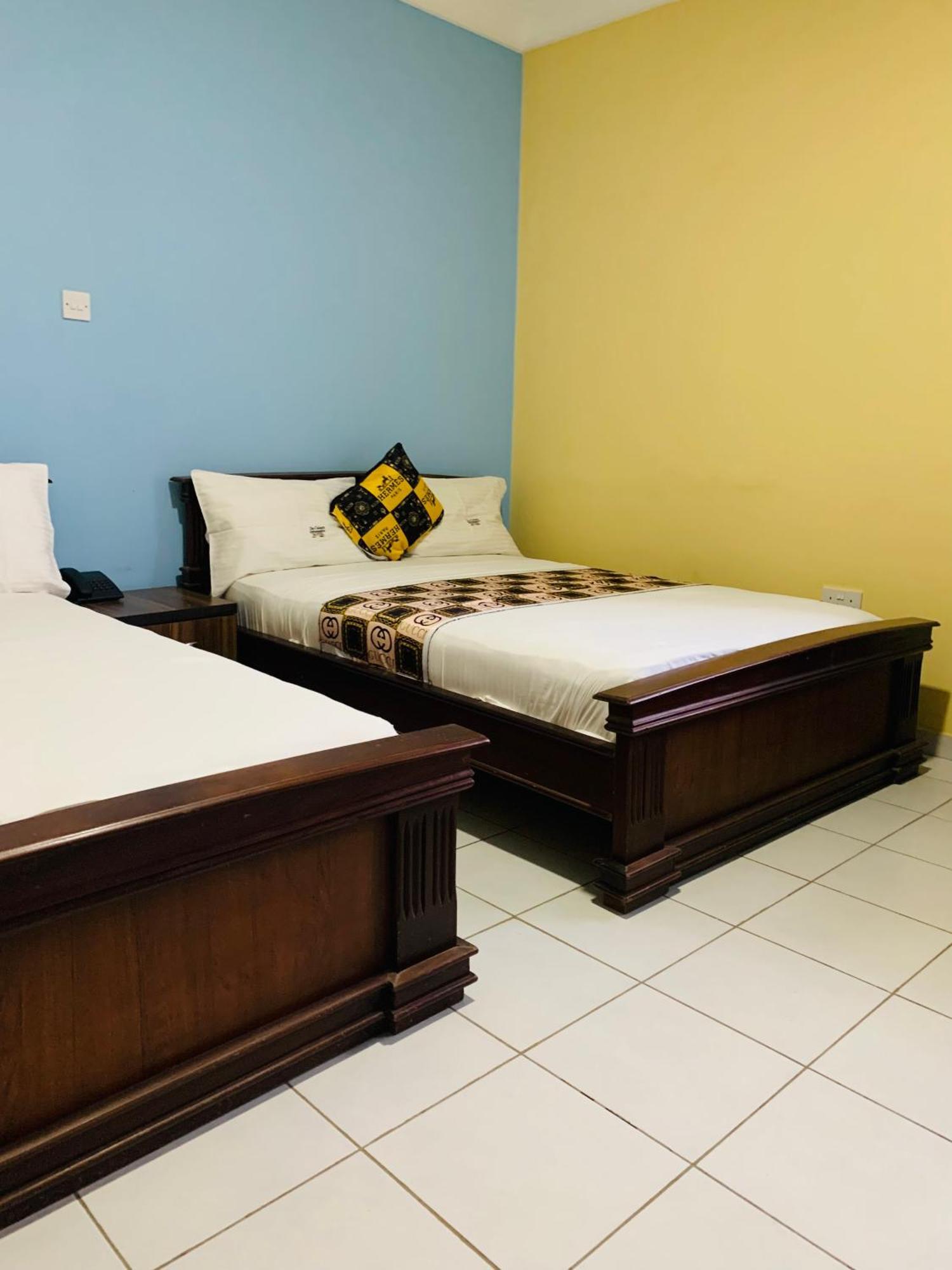 Dc Ambassadors Hotel Dawhwenya Eksteriør billede